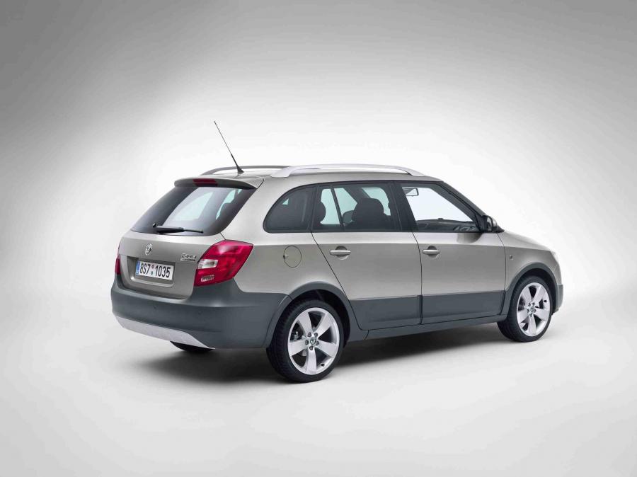  Skoda Fabia Scout 2009 года  (фото 9 из 27)